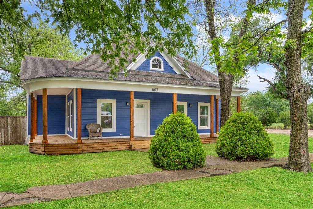 607 3rd Street - Photo 1