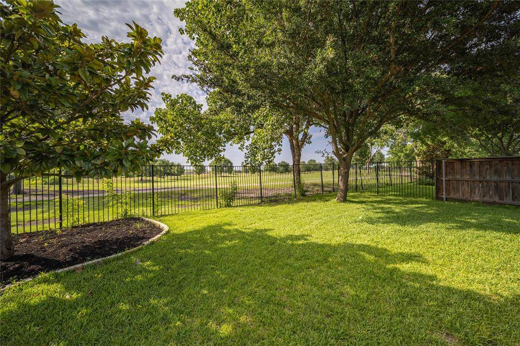 9601 Links Fairway Drive - Photo 1