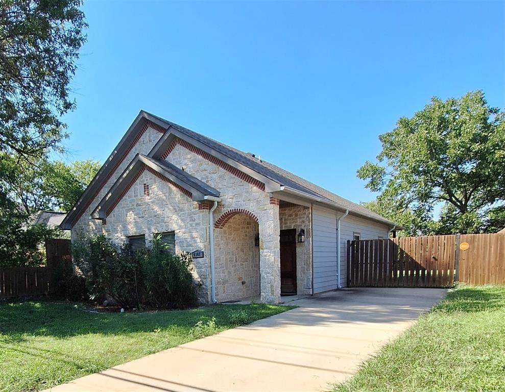 4107 Canada Drive - Photo 1