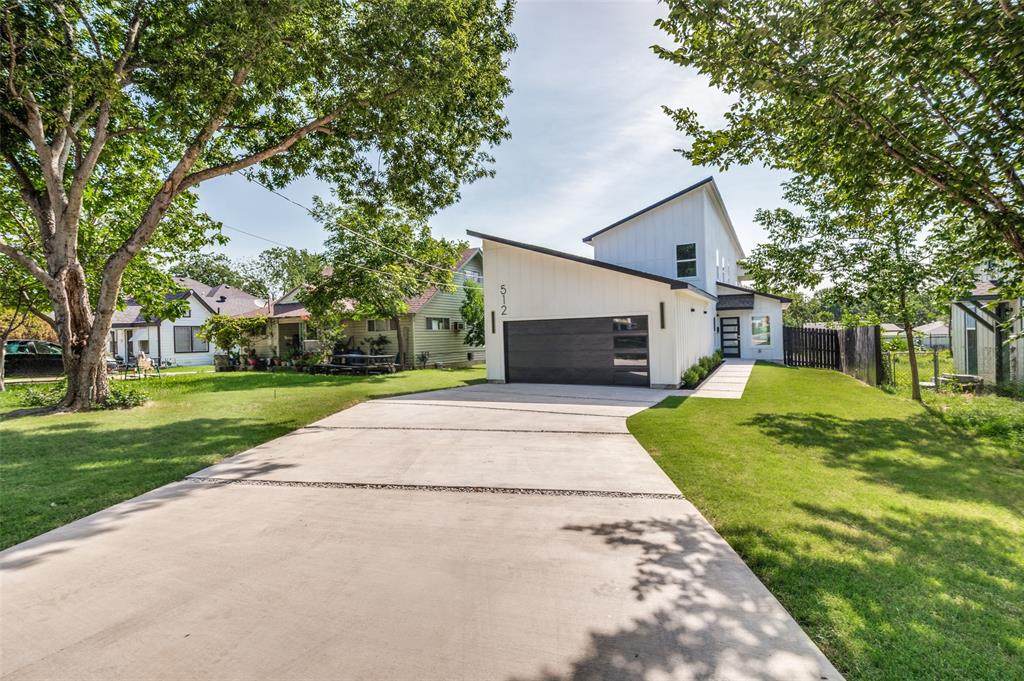 512 Phinney Avenue - Photo 1