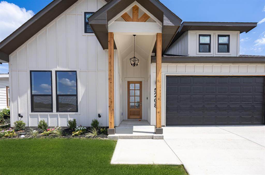 5208 Helmick - Photo 1