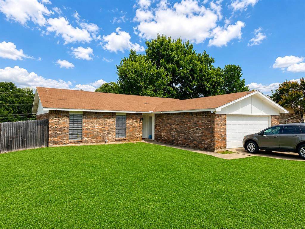2304 Chinaberry Drive - Photo 1