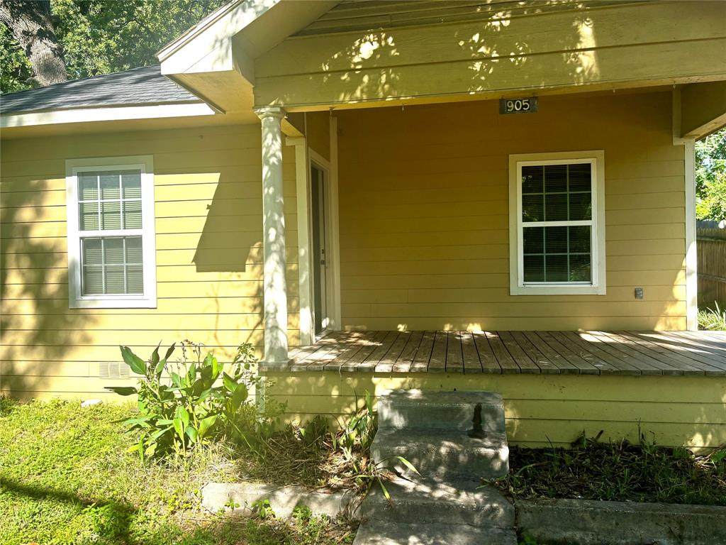 905 Isbell Road - Photo 1