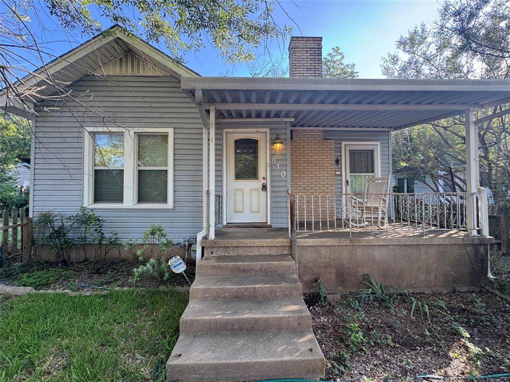 810 33rd Street - Photo 1