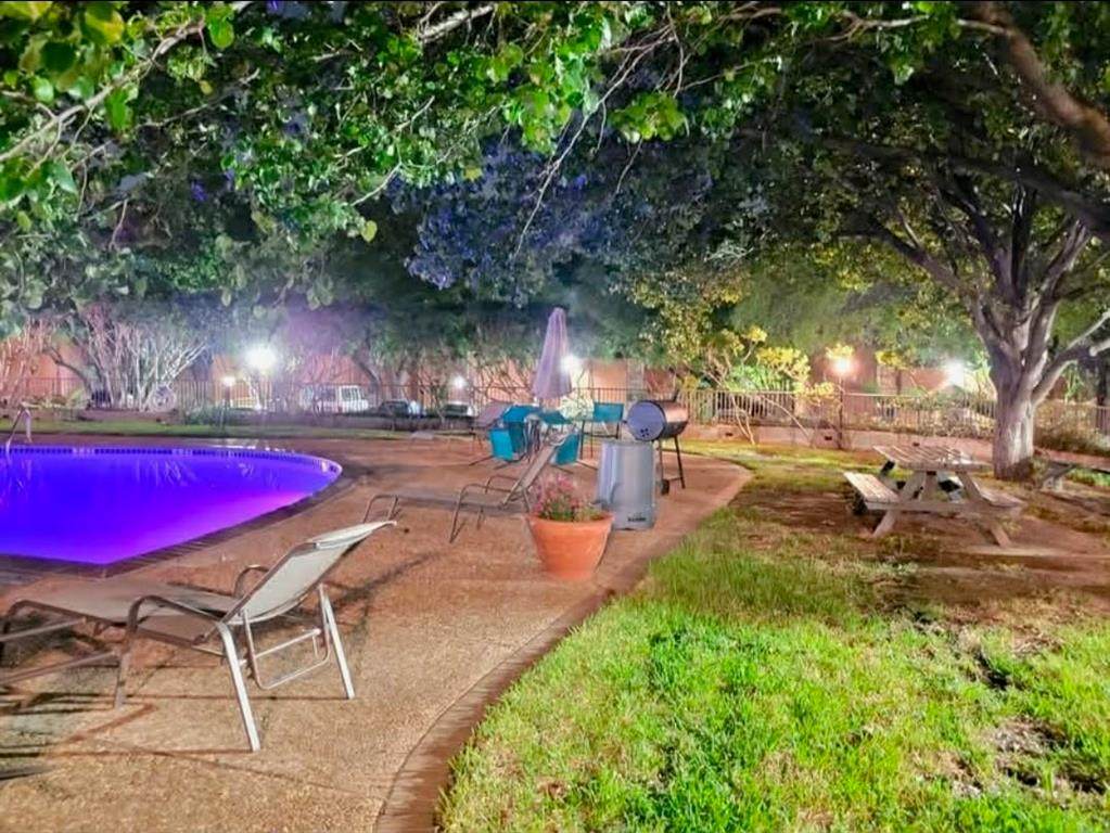 558 Avenue J - Photo 1