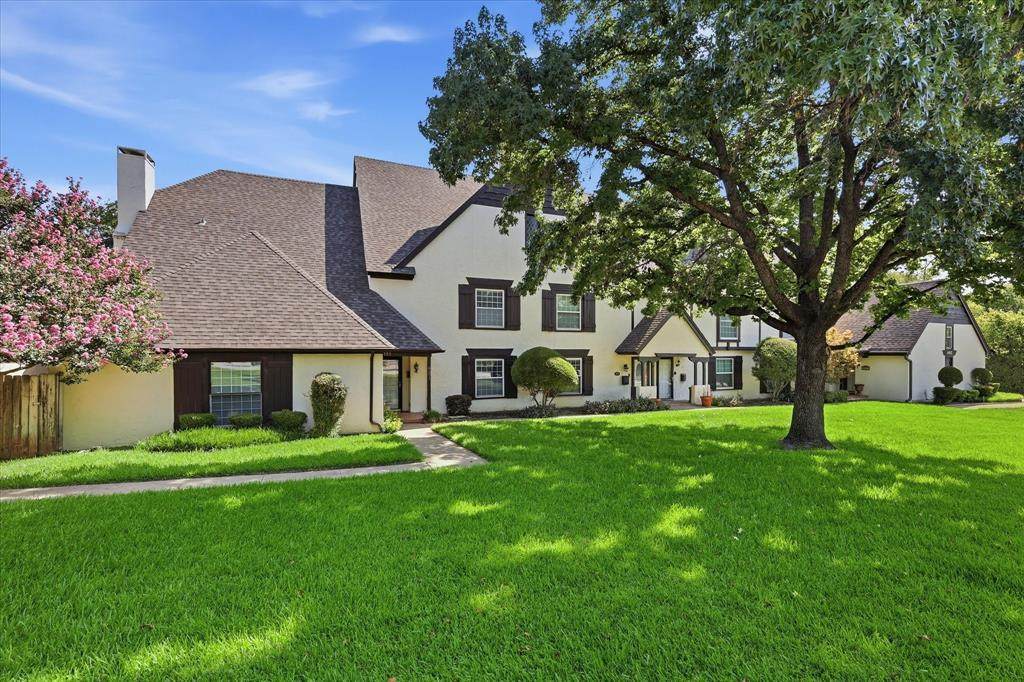 981 Chateau Valee Circle - Photo 1