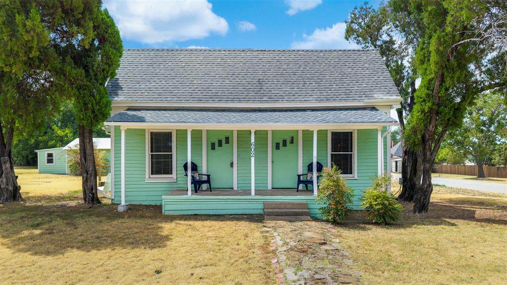 602 Broadway Street - Photo 1