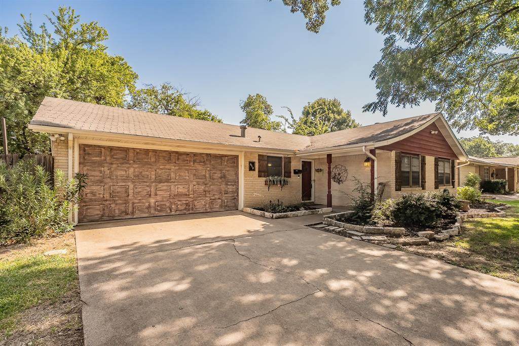 612 Bayless Drive - Photo 1