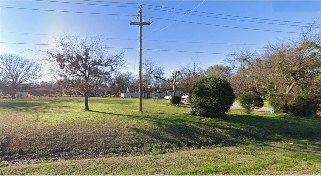 1104 Adelaide Street - Photo 1