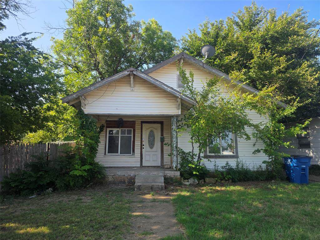 905 Walker Street - Photo 1