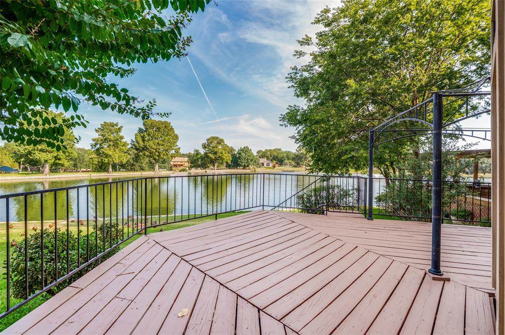 9 Country Lake Drive - Photo 1