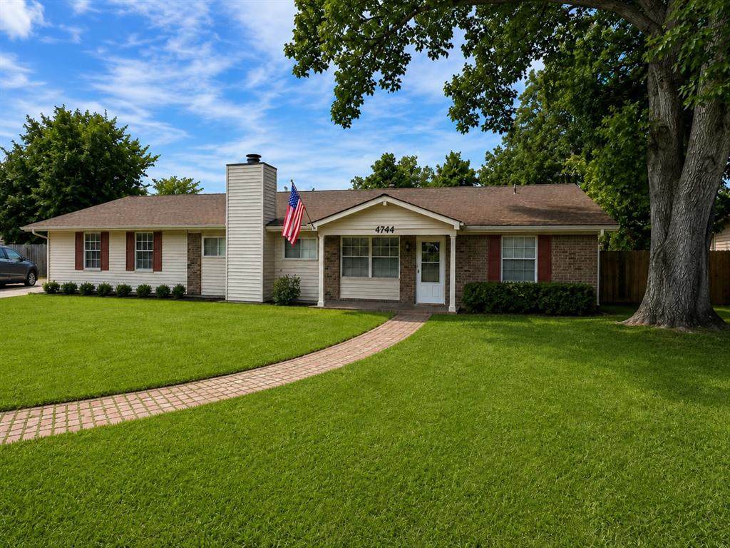 4744 Carolyn Lane - Photo 1