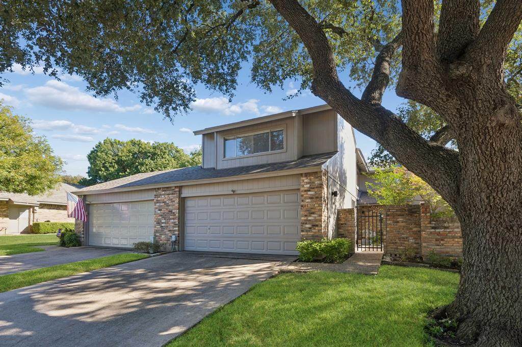 9622 Highland View Drive - Photo 1