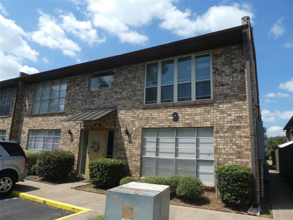1820 Kings Highway - Photo 1