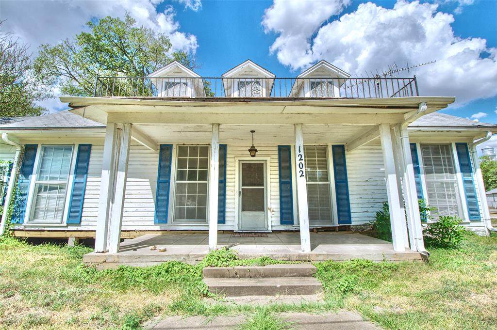 1202 Tyler - Photo 1