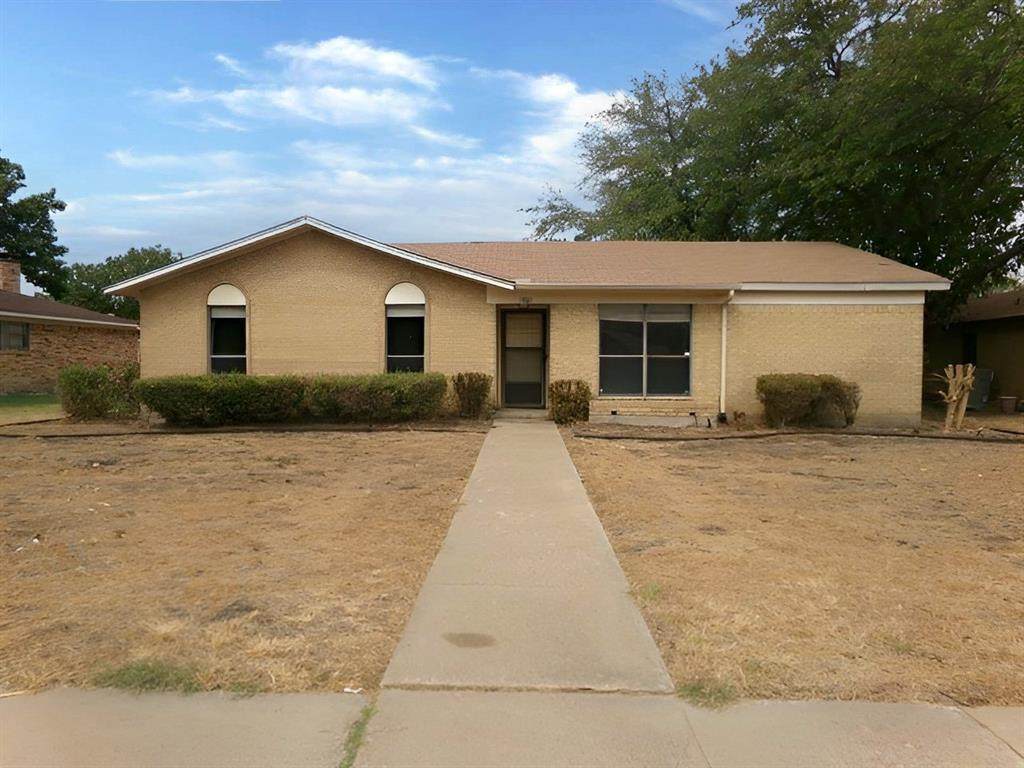 1421 Guildford Street - Photo 1