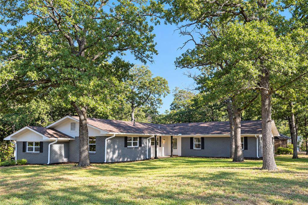 17 Circle Drive - Photo 1