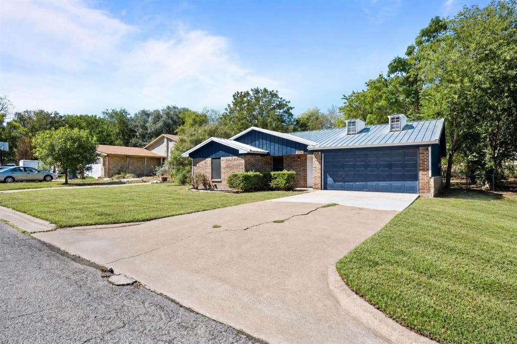 1729 Doyle Street - Photo 1