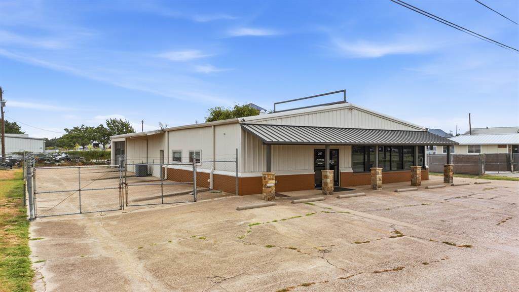 207 Eastridge Road - Photo 1