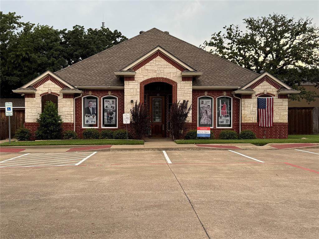 2550 Legacy Point Drive - Photo 1