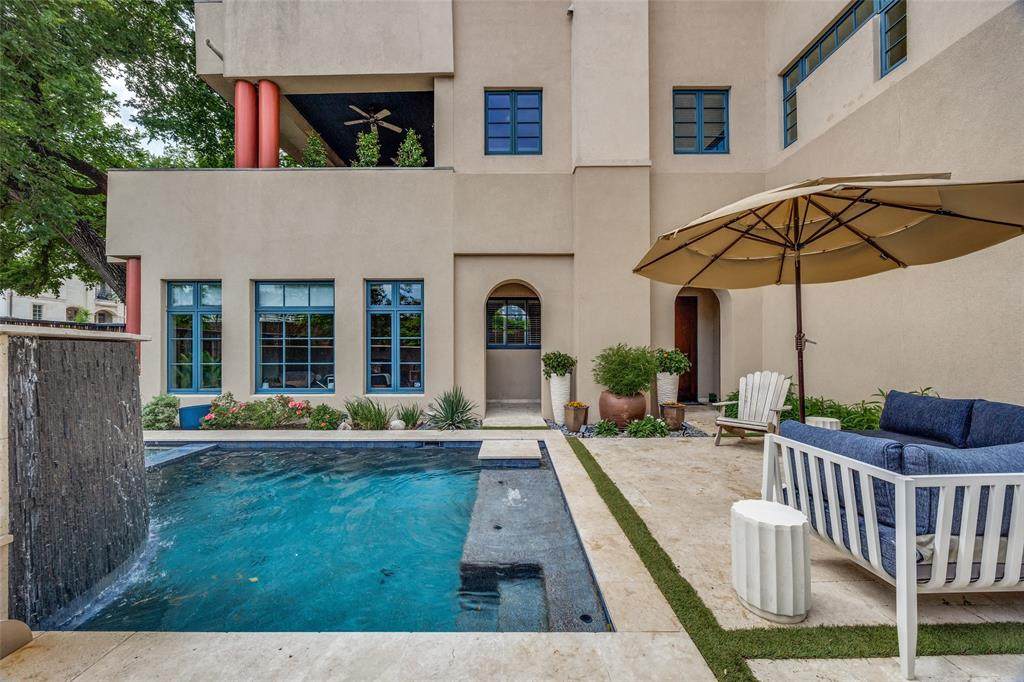 2203 Allen Street - Photo 1