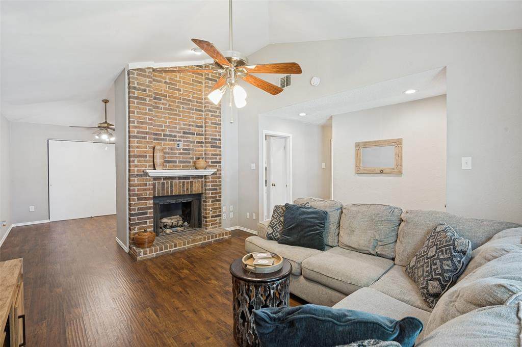 1730 Glencairn Lane - Photo 1