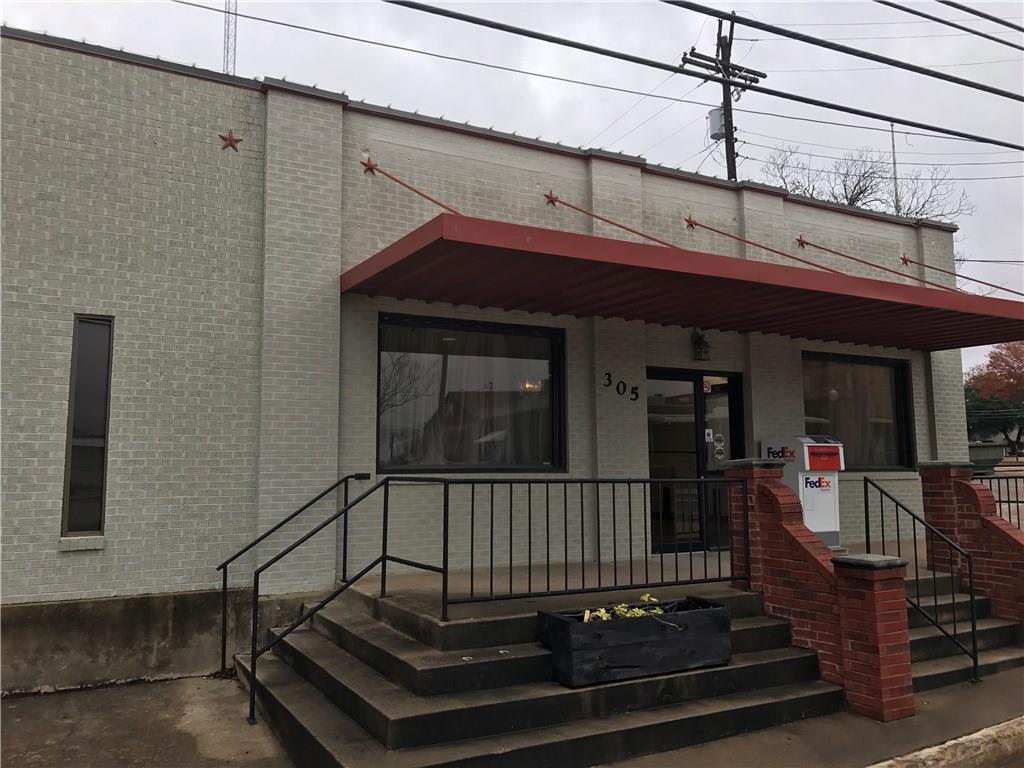 305 Tyler Street - Photo 1