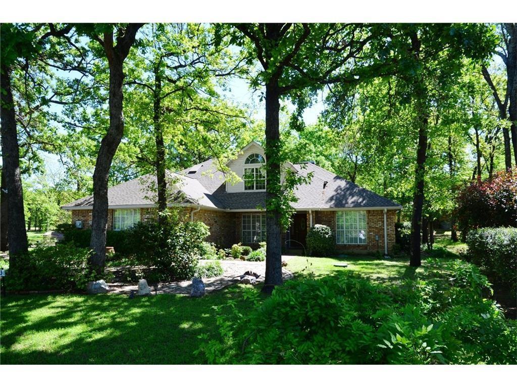 106 Pinehurst Drive - Photo 1