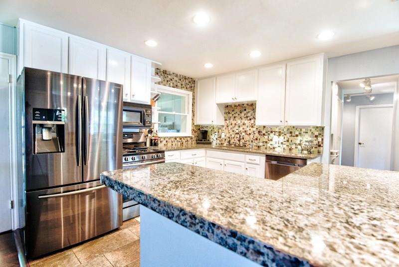 11207 Sinclair Avenue - Photo 1