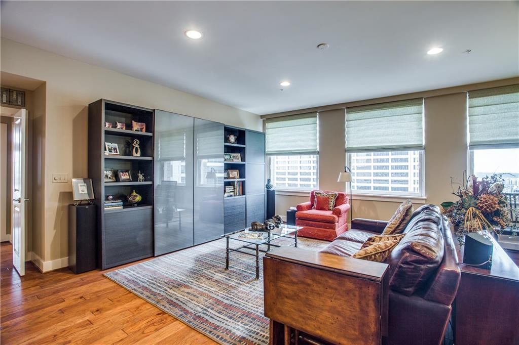 411 7th Street - Photo 1
