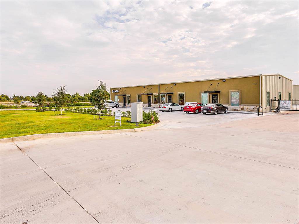 12500 Willow Springs Road - Photo 1