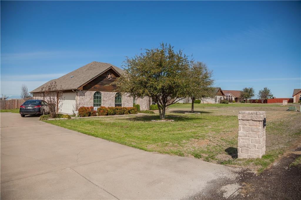 813 El Campo Drive - Photo 1