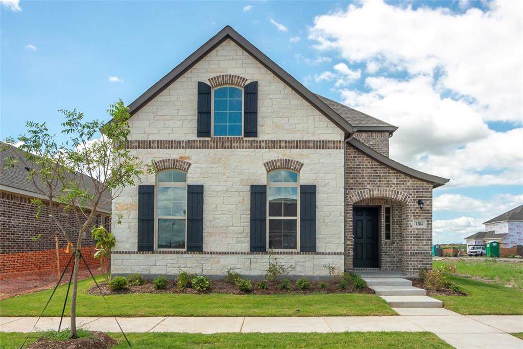 1304 Green Leaf Drive - Photo 1