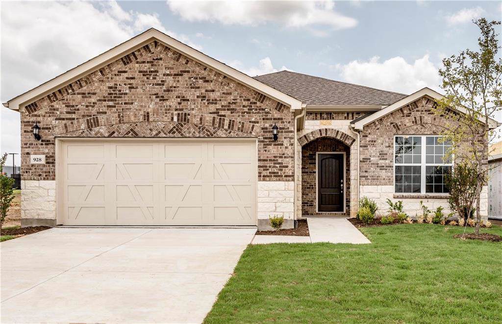 928 Memorial Drive - Photo 1