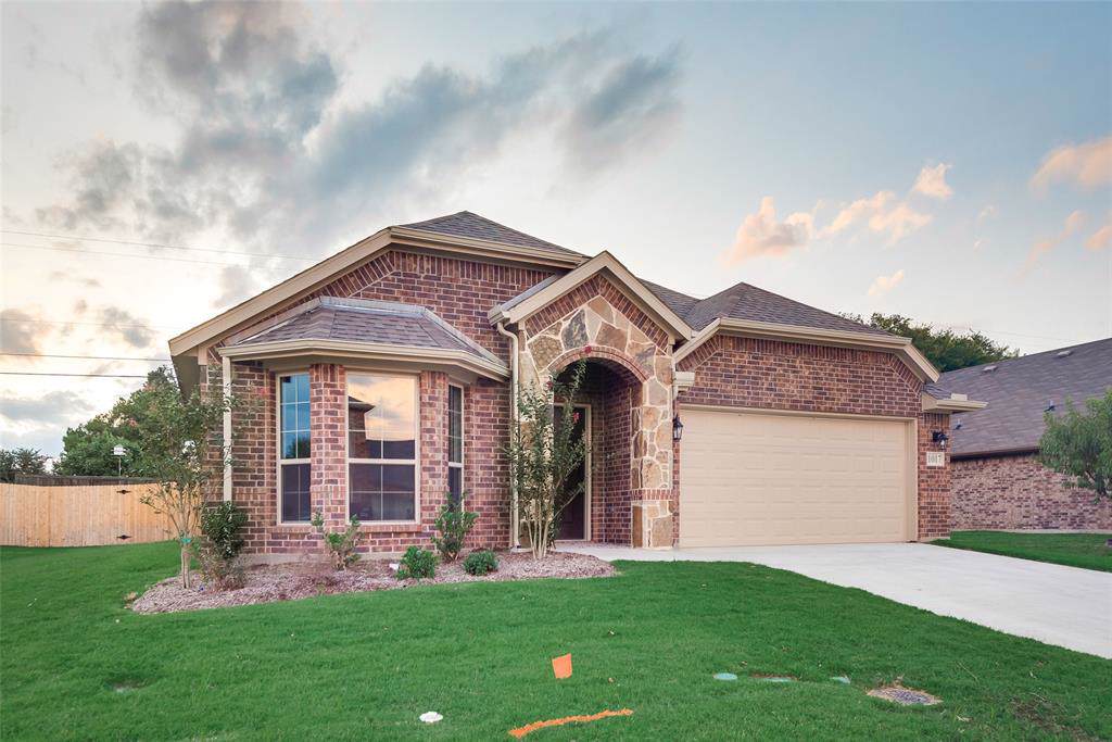 1017 Vintage Avenue - Photo 1
