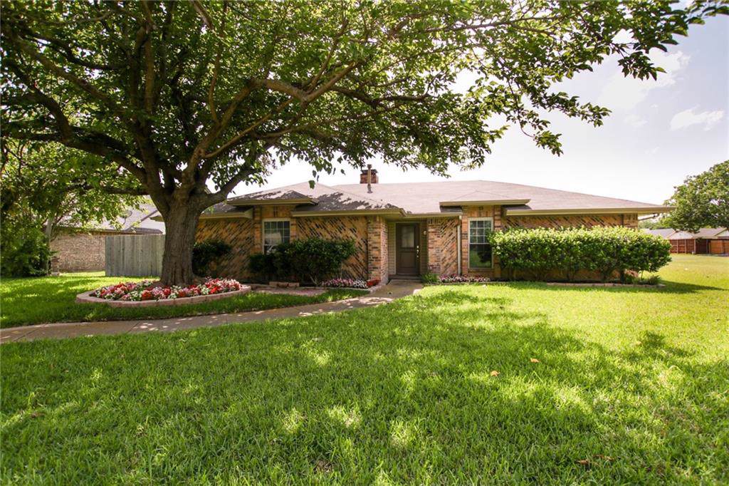 1102 Meadow Circle - Photo 1