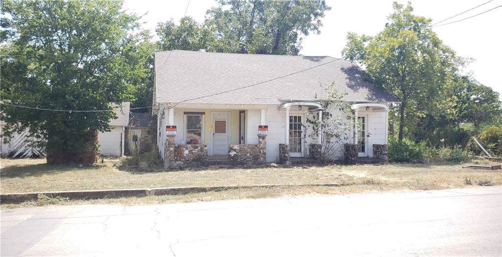700 Highland Avenue - Photo 1