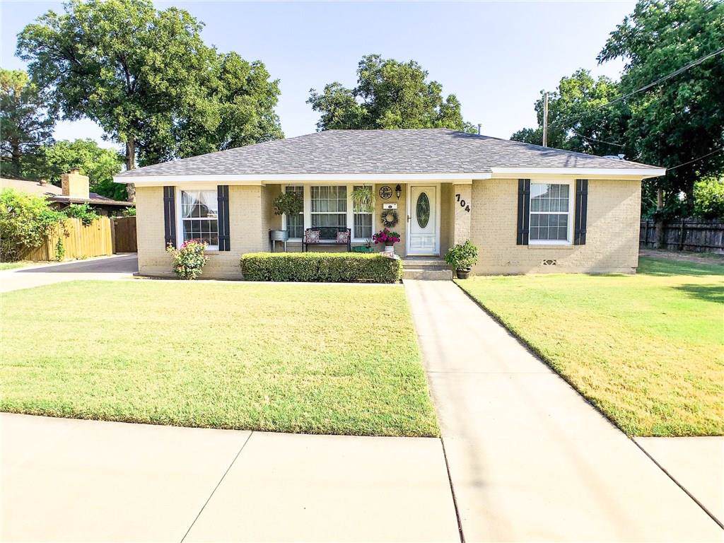 704 4th Street - Photo 1