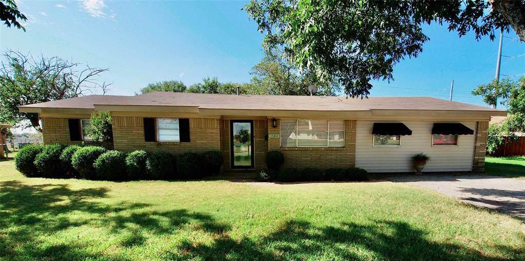 1504 Avenue A - Photo 1