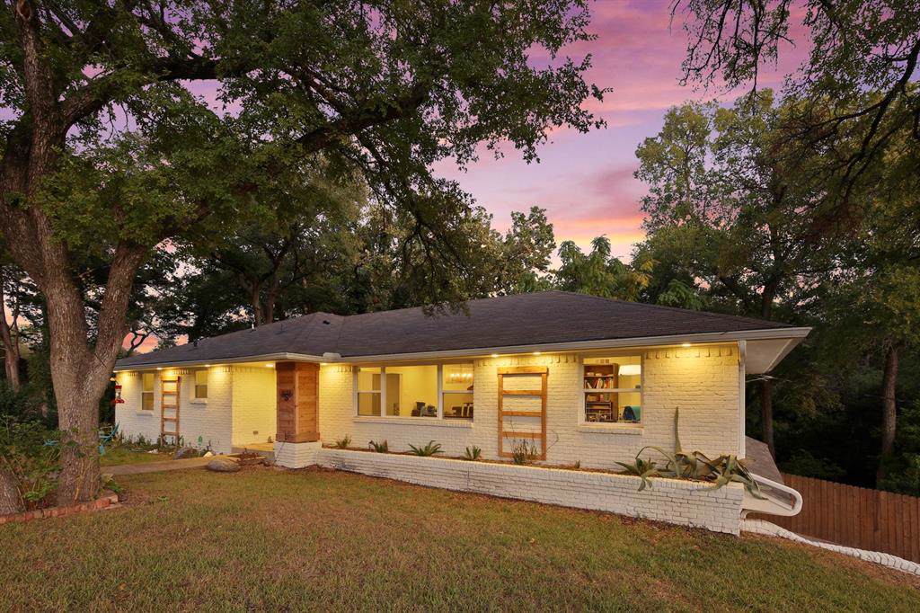 2524 Aaron Circle - Photo 1