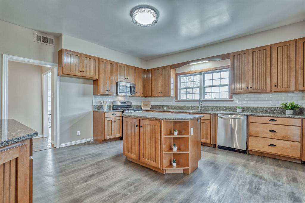 705 Main Street - Photo 1