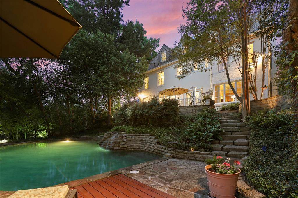 1333 Canterbury Court - Photo 1