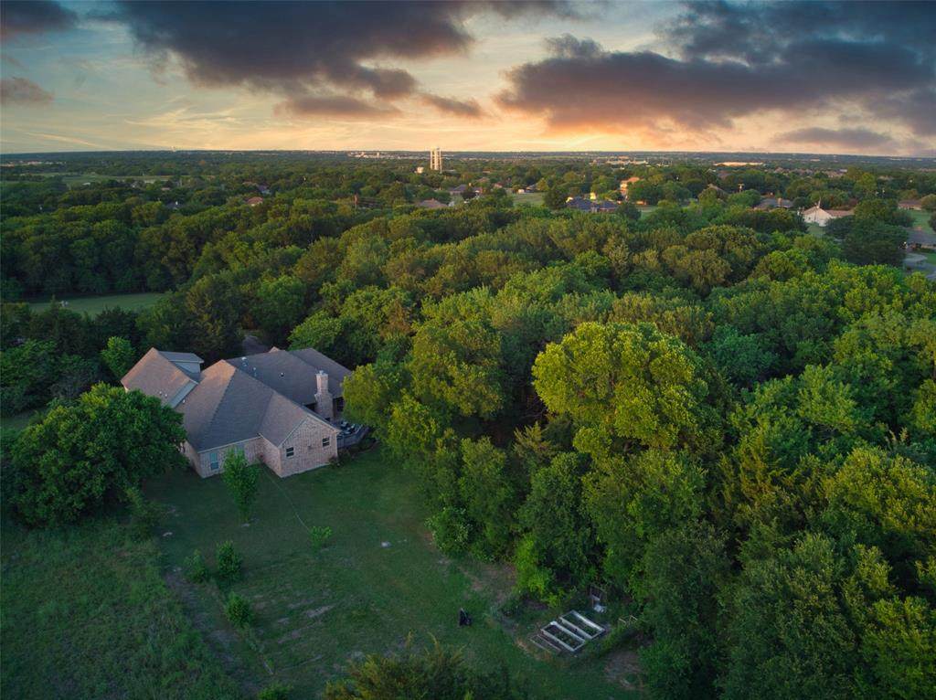 830 Sherwood Court - Photo 1
