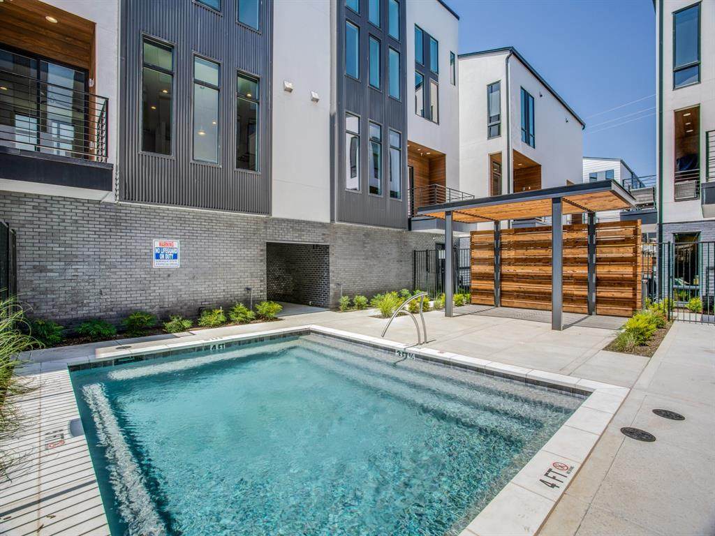 2112 Bennett Avenue - Photo 1