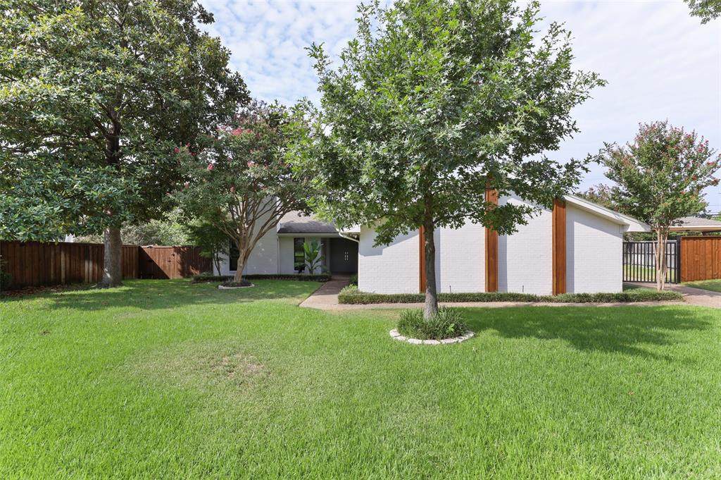 4224 Royal Ridge Drive - Photo 1