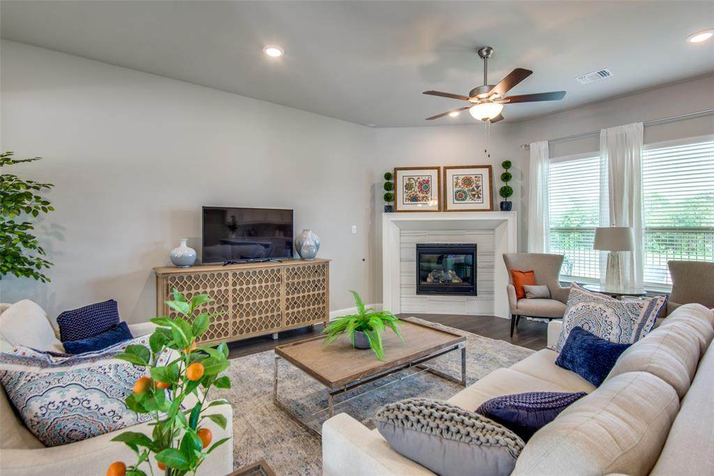 428 Waters Edge Drive - Photo 1