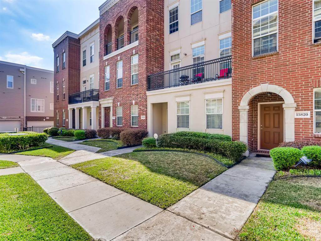 15824 Breedlove Place - Photo 1
