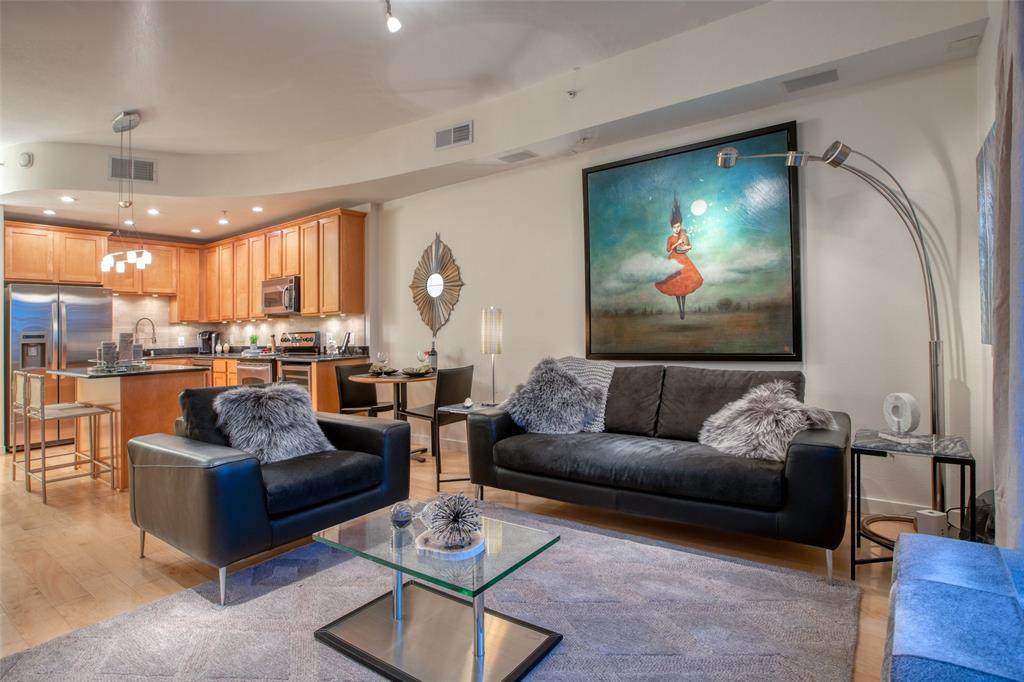 3225 Turtle Creek Boulevard - Photo 1