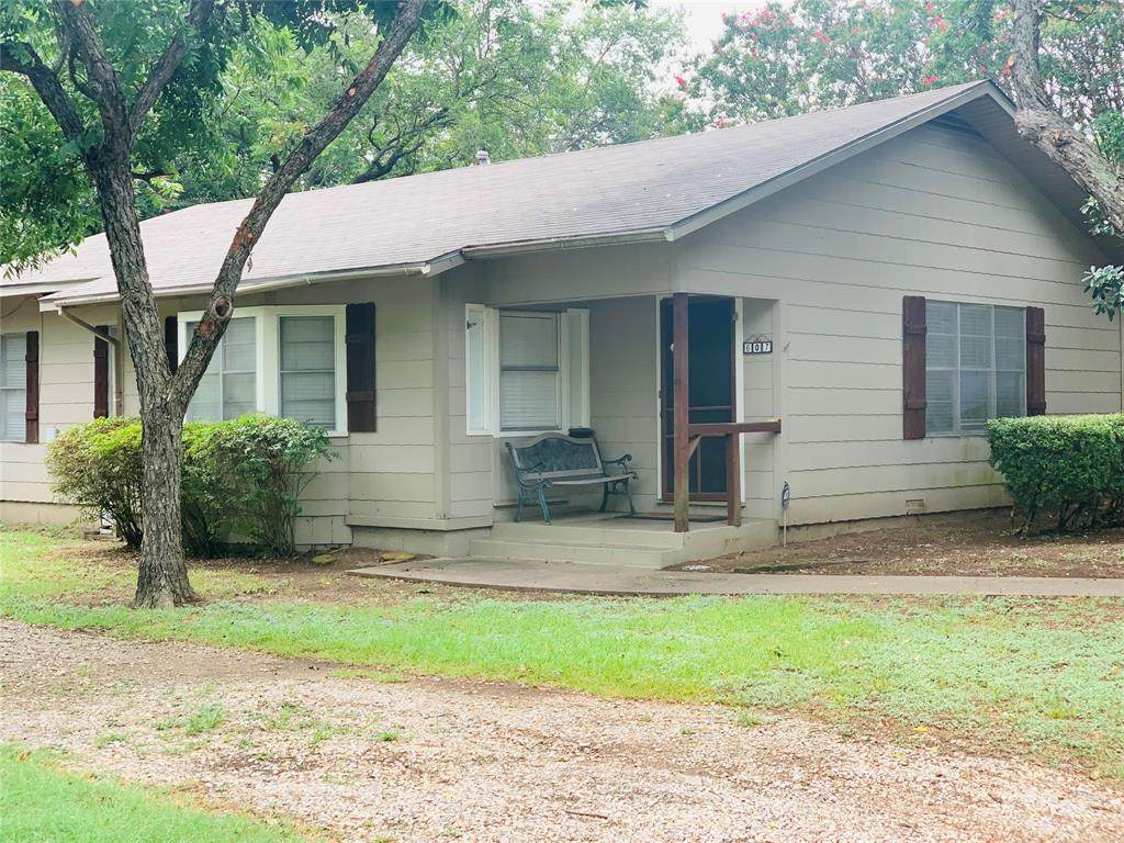 607 Smith Street - Photo 1