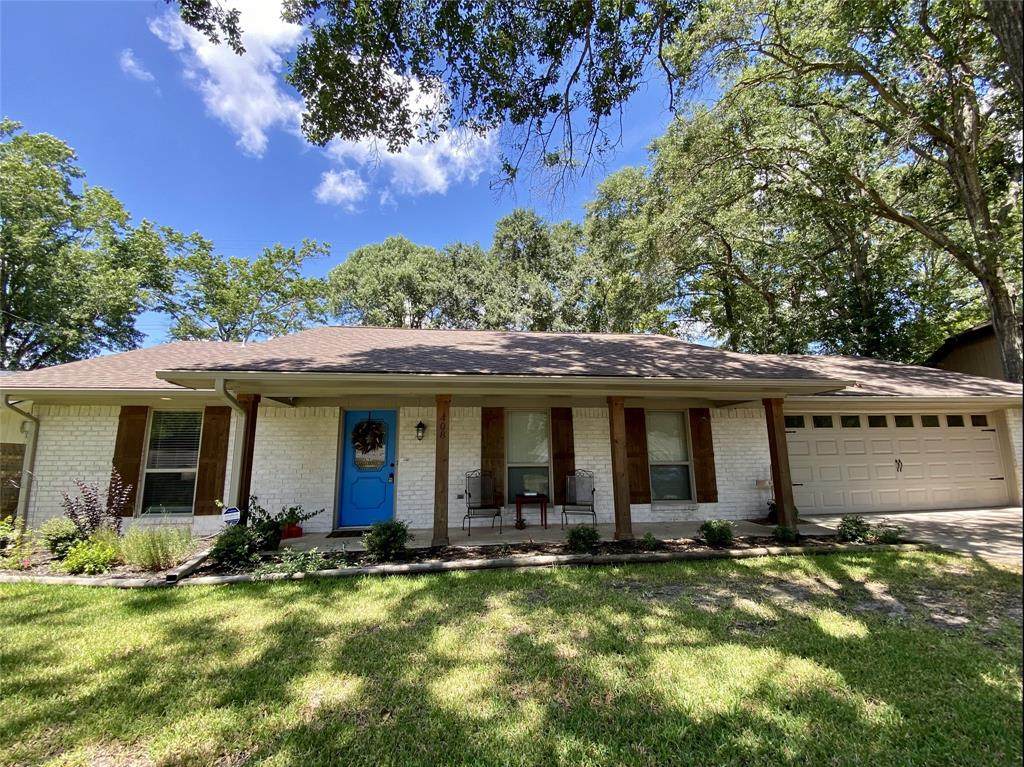 408 Sutherland Drive - Photo 1